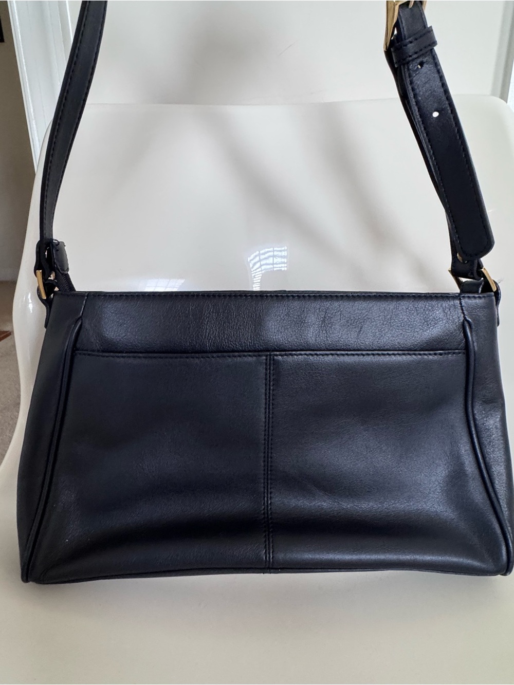 Etienne Aigner Black Leather Shoulder Bag Gold Hardware Minimalist Vintage Chic - Picture 9 of 15
